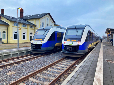 Zwei Züge für die Regionalverkehre Start Deutschlan GmbH für das Heidekreuz sowie die Weser-/Lammetalbahn
