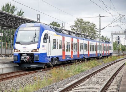 S-Bahn Zug im Transdev-Design