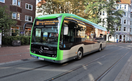Neuer Elektrobus der Uestra im Linienverkehr in Hannover